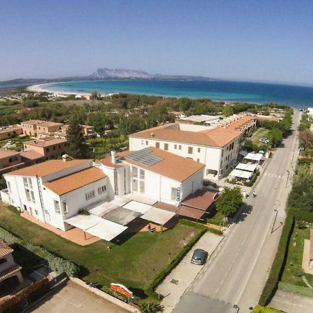 Hotel Al Faro San Teodoro  Exterior foto